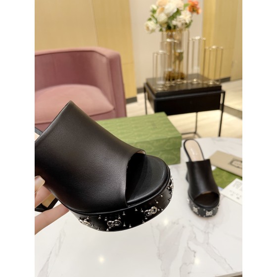 Gucci runway show water platform popular sandals